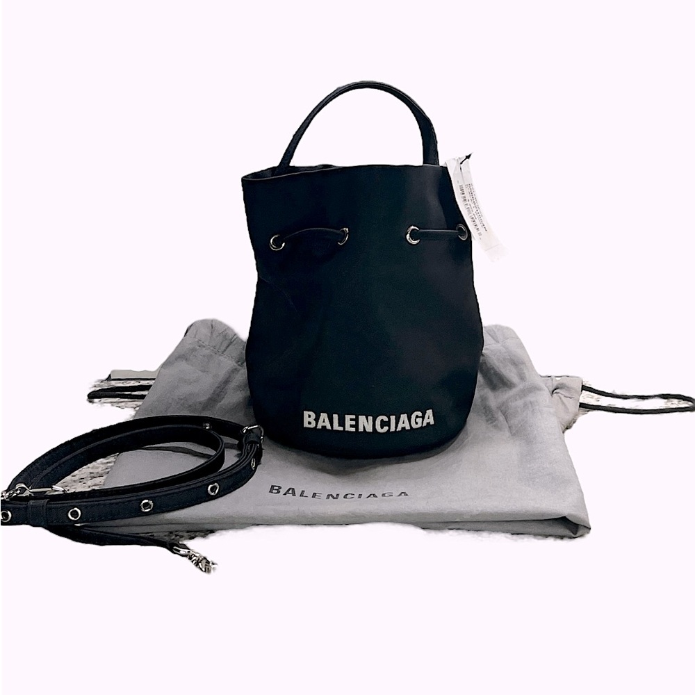 Balenciaga AUTHENTIC bucket bag